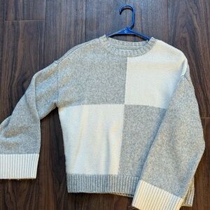 Nine West Two-Tone Gray and Cream Sweater